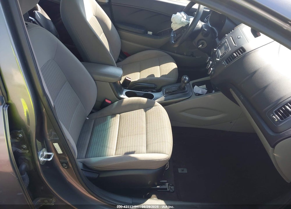 2016 KIA FORTE VIN: KNAFX4A61G5608362