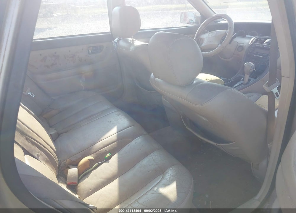 2000 TOYOTA AVALON XL VIN: 4T1BF28B5YU055519
