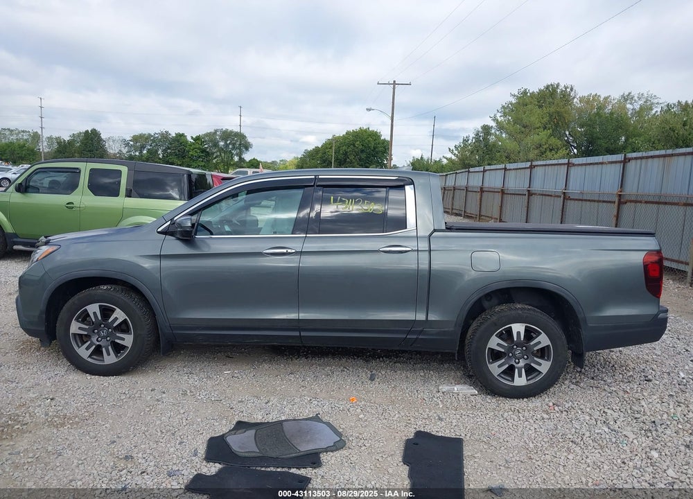 2017 HONDA RIDGELINE VIN: 5FPYK3F78HB033853