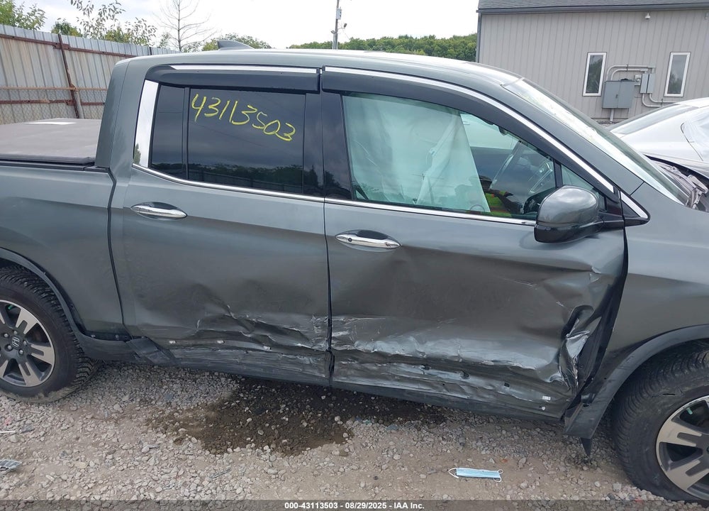 2017 HONDA RIDGELINE VIN: 5FPYK3F78HB033853