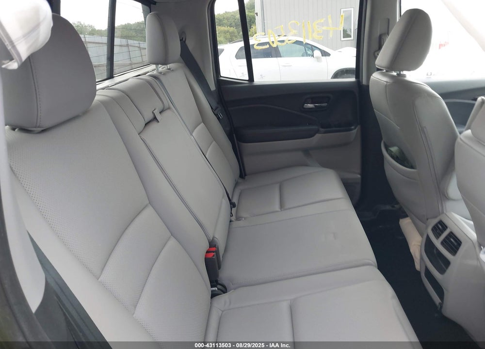 2017 HONDA RIDGELINE VIN: 5FPYK3F78HB033853