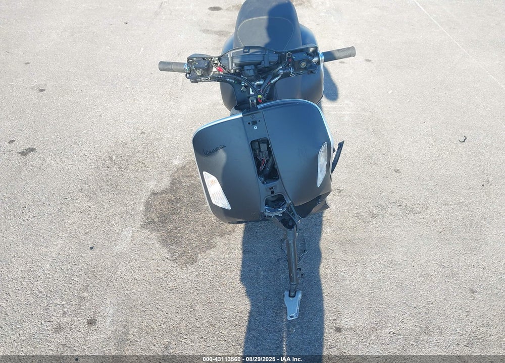 2022 VESPA GTS 300 SUPER VIN: ZAPMA39M7N5203935
