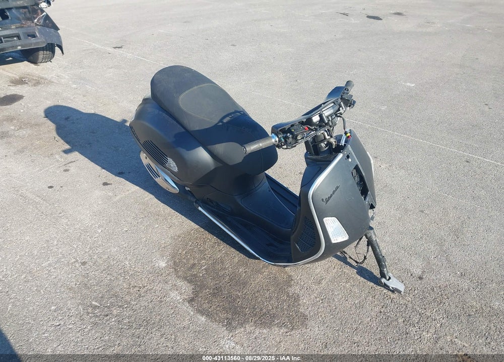 2022 VESPA GTS 300 SUPER VIN: ZAPMA39M7N5203935