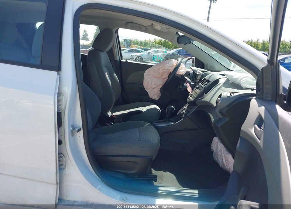 2015 CHEVROLET SONIC VIN: 1G1JA6SG7F4184782