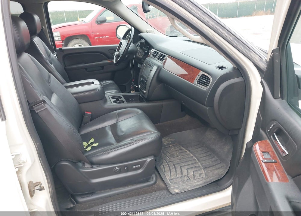 2013 GMC YUKON XL VIN: 1GKS2KE71DR321989