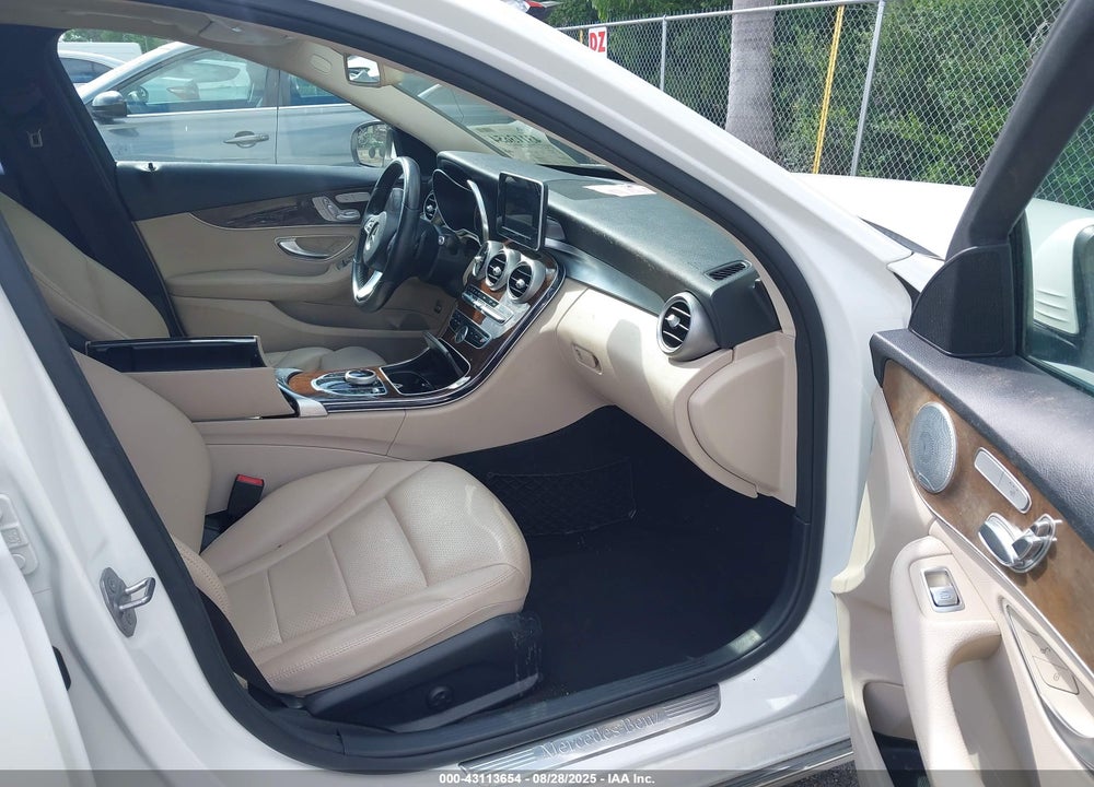 2017 MERCEDES-BENZ C 300 LUXURY/SPORT VIN: 55SWF4JB7HU179844