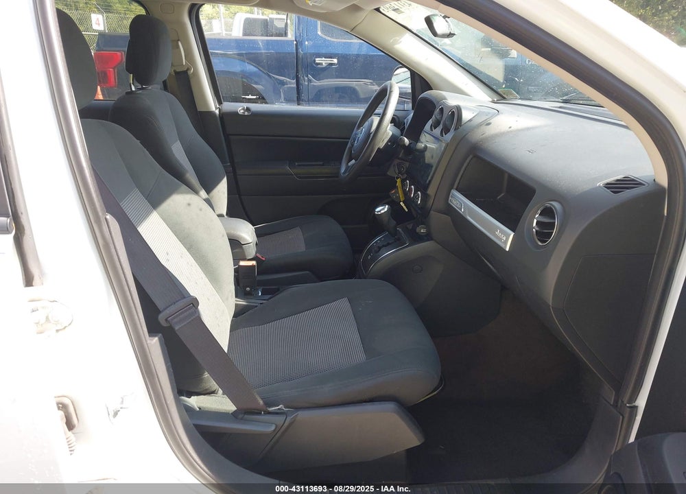 2014 JEEP COMPASS VIN: 1C4NJDBB4ED828982