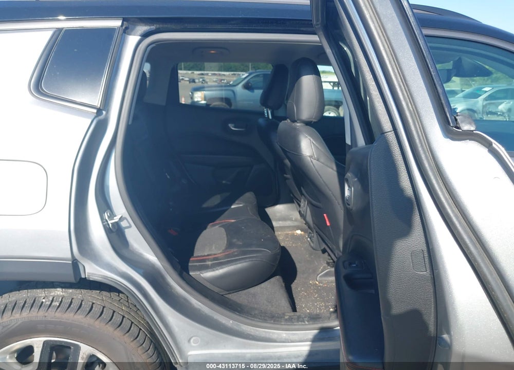2018 JEEP COMPASS VIN: 3C4NJDDB5JT129622