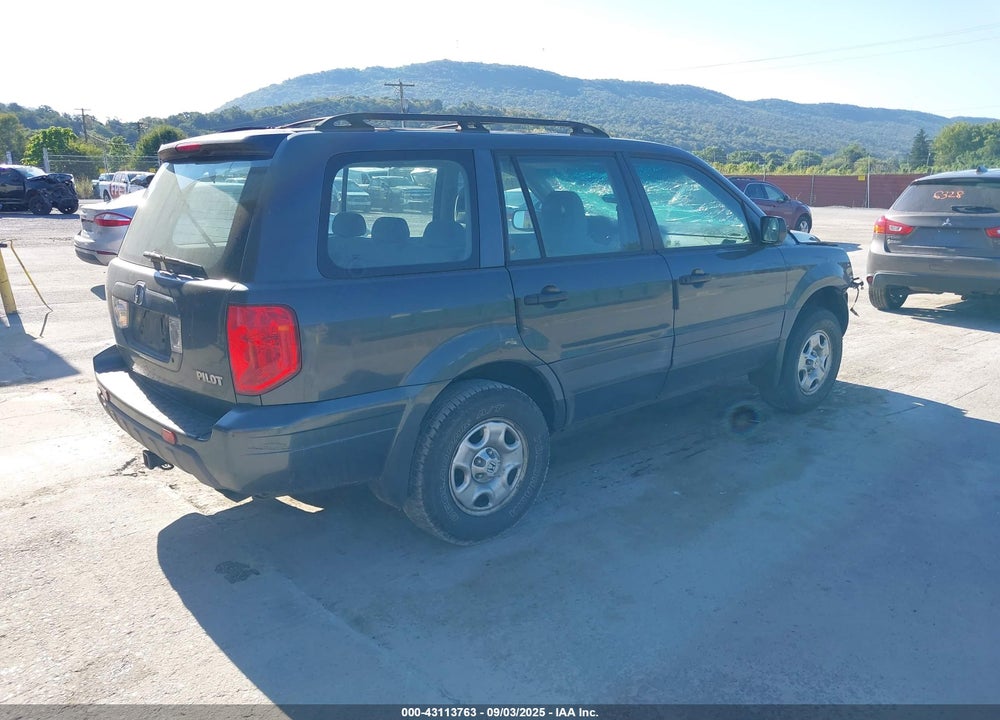 2004 HONDA PILOT LX VIN: 2HKYF18174H613357