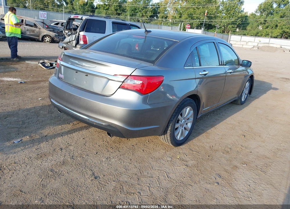 2013 CHRYSLER 200 LIMITED VIN: 1C3CCBCG3DN601814
