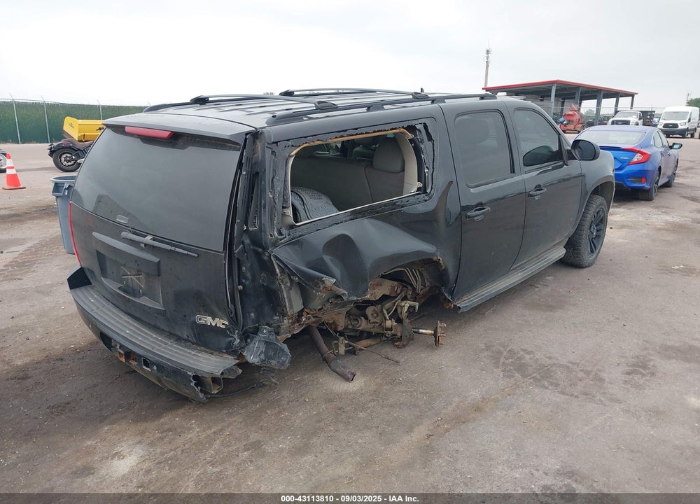 2011 GMC YUKON XL VIN: 1GKS2KE36BR228069