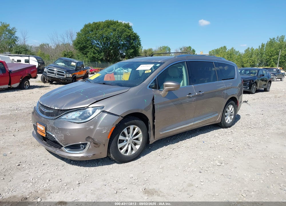 2018 CHRYSLER PACIFICA TOURING L VIN: 2C4RC1BG3JR237166