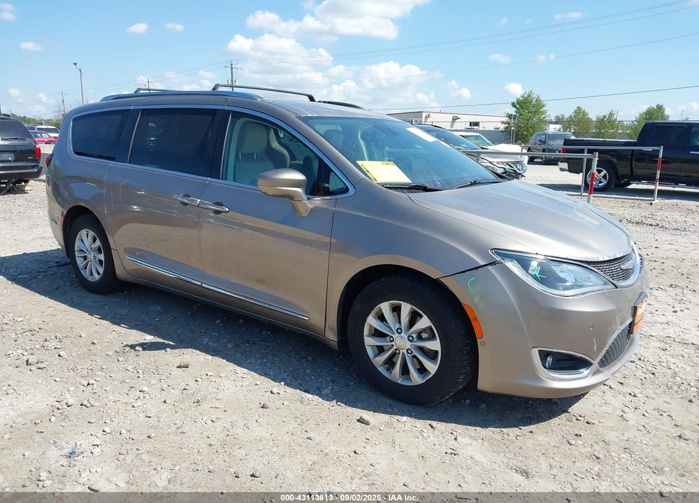 2018 CHRYSLER PACIFICA TOURING L VIN: 2C4RC1BG3JR237166