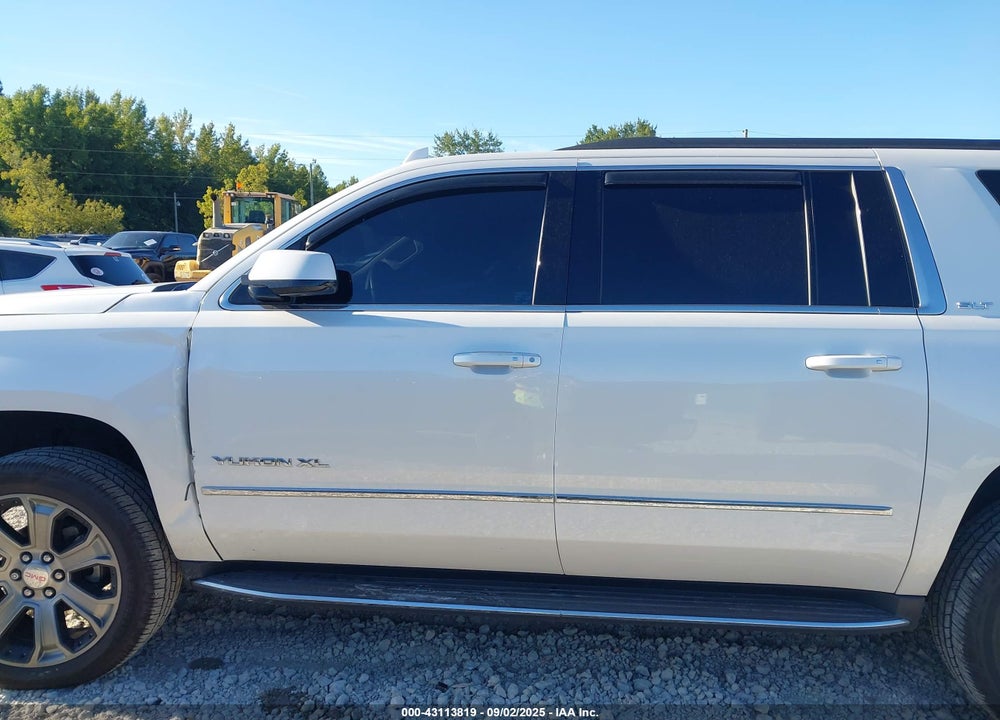 2019 GMC YUKON XL VIN: 1GKS2GKC8KR102829