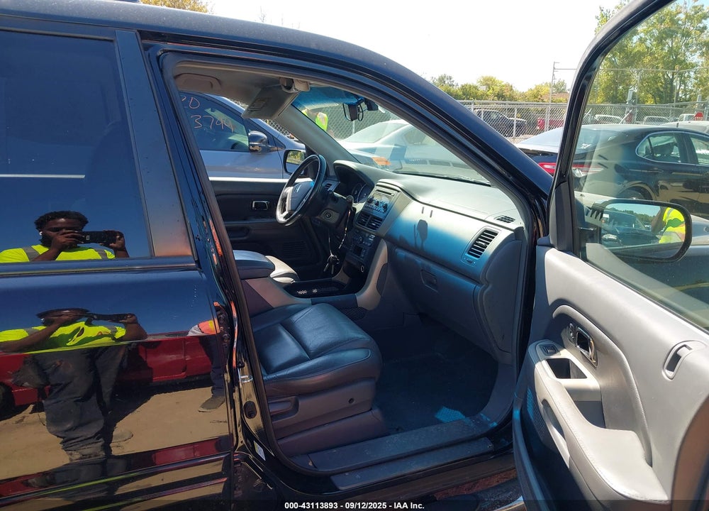 2007 HONDA PILOT EX-L VIN: 2HKYF18507H532434