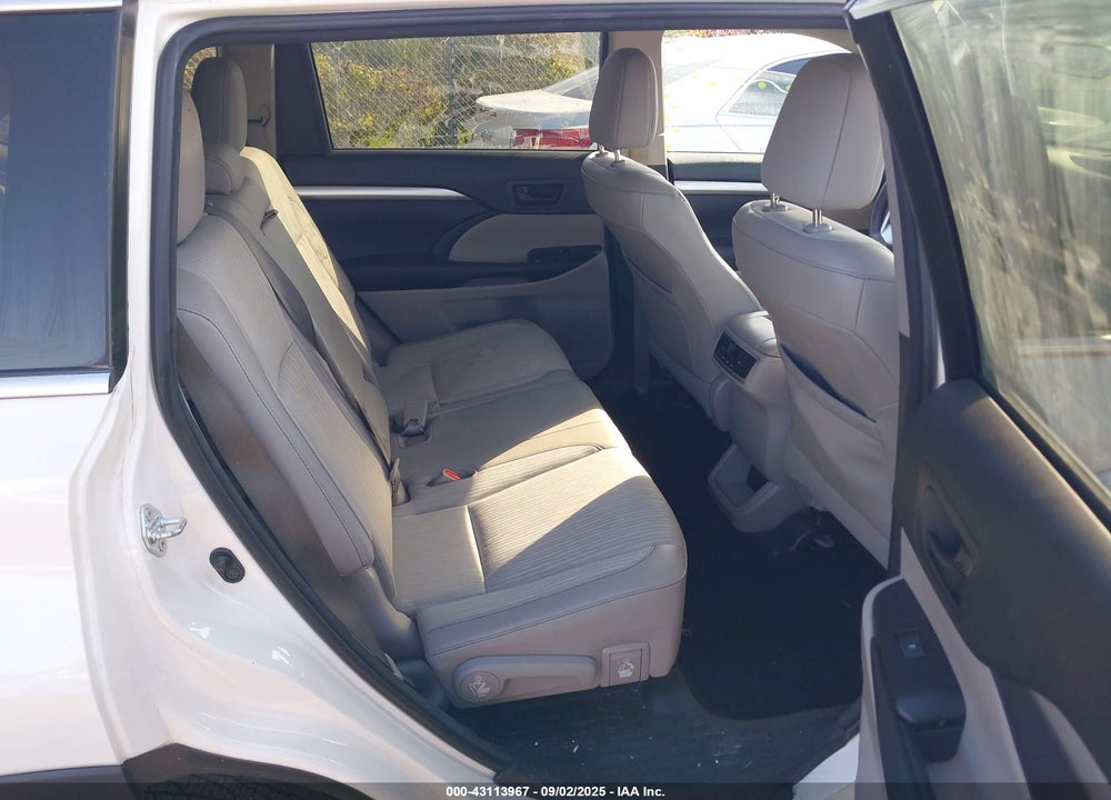 2016 TOYOTA HIGHLANDER LE PLUS V6 VIN: 5TDBKRFH0GS258398