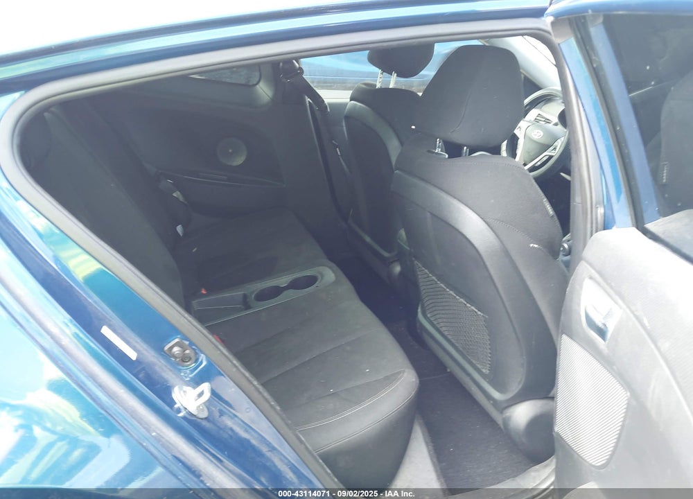 2016 HYUNDAI VELOSTER VIN: KMHTC6AD3GU300638