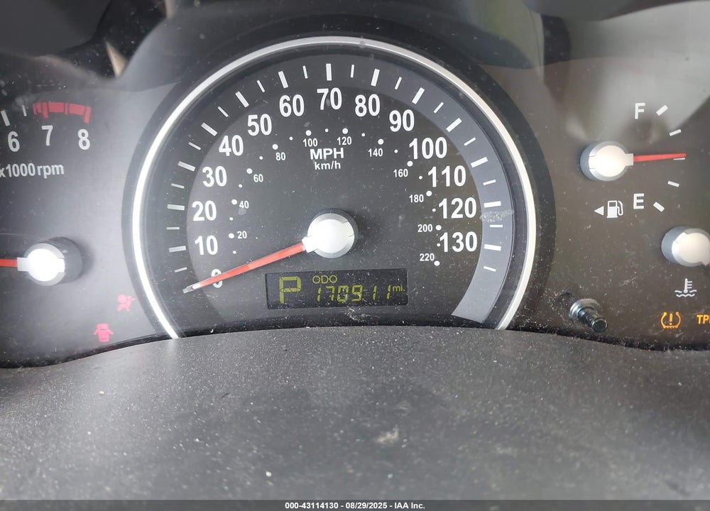 2011 KIA SEDONA EX VIN: KNDMH4C78B6382904
