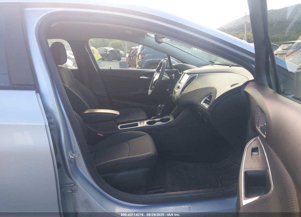 2017 CHEVROLET CRUZE VIN: 1G1BC5SM8H7170616