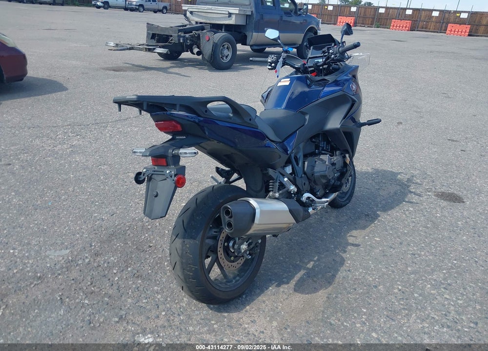 2025 HONDA NT1100 D VIN: JH2SC9041SK000451