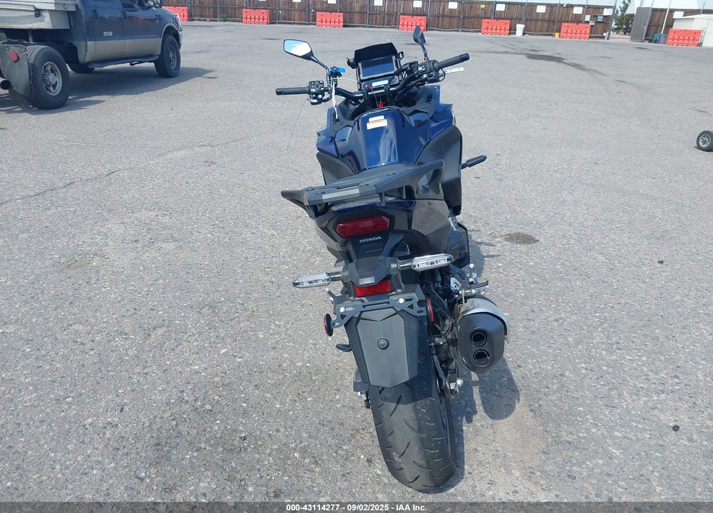 2025 HONDA NT1100 D VIN: JH2SC9041SK000451