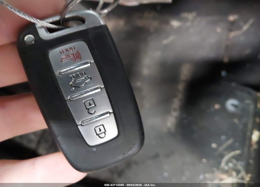 2014 HYUNDAI SONATA HYBRID VIN: KMHEC4A41EA106072
