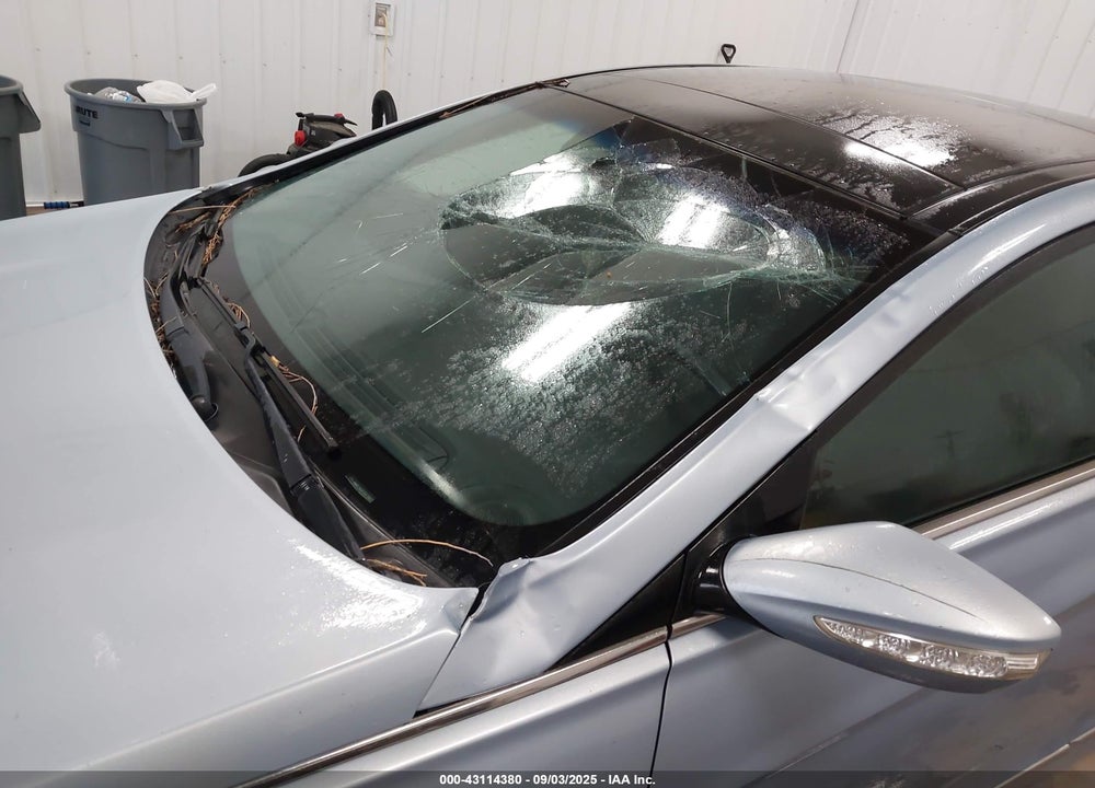 2014 HYUNDAI SONATA HYBRID VIN: KMHEC4A41EA106072