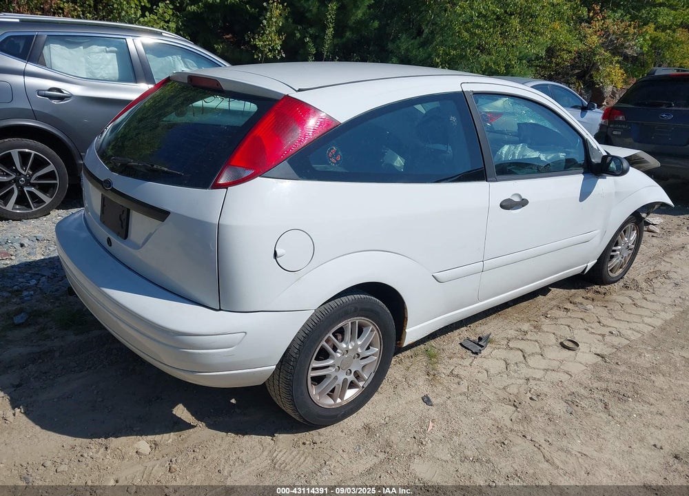 2007 FORD FOCUS VIN: 1FAHP31N77W255820