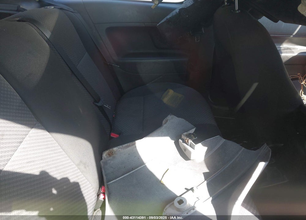 2007 FORD FOCUS VIN: 1FAHP31N77W255820