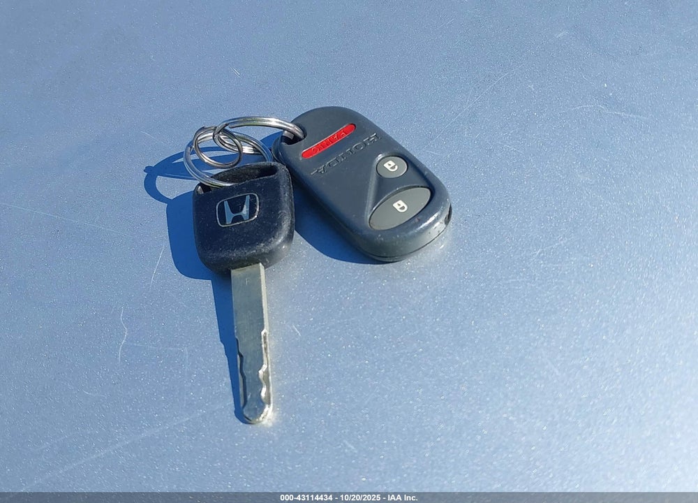 2005 HONDA CIVIC LX VIN: 1HGEM22555L074293
