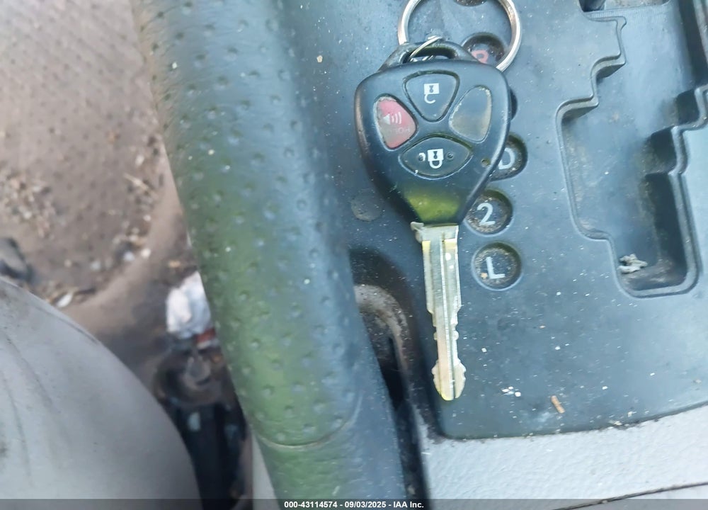 2007 TOYOTA RAV4 VIN: JTMZD33V975076589