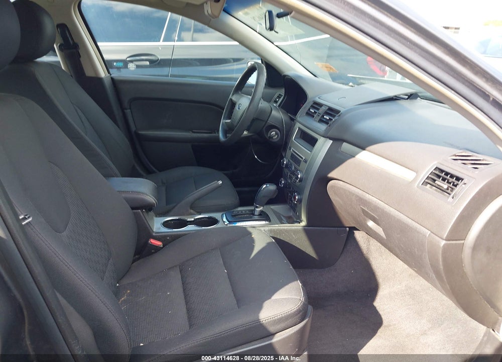 2011 FORD FUSION VIN: 3FAHP0HA1BR236676