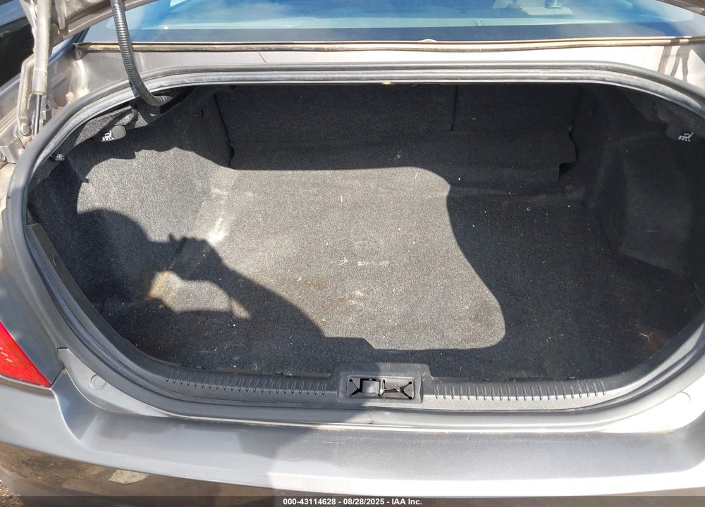 2011 FORD FUSION VIN: 3FAHP0HA1BR236676