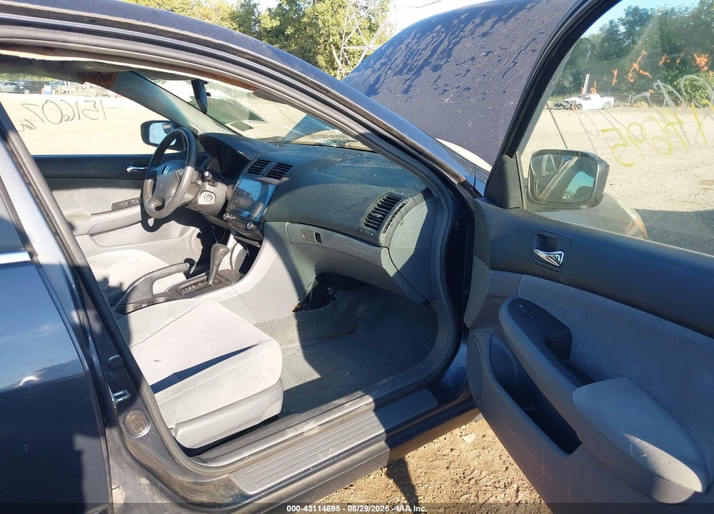2003 HONDA ACCORD 2.4 LX VIN: 1HGCM56303A068072
