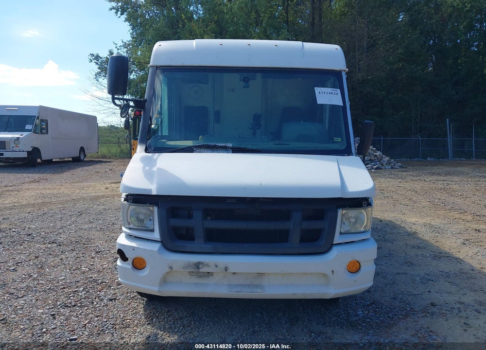 2013 ISUZU COMMERCIAL VAN VIN: JALB4T170D7W00815