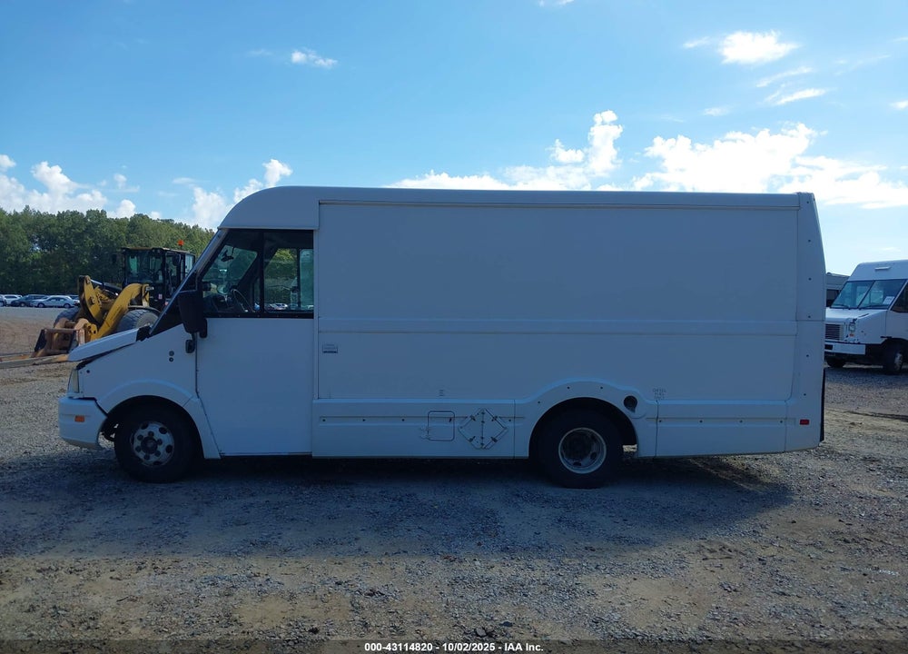 2013 ISUZU COMMERCIAL VAN VIN: JALB4T170D7W00815