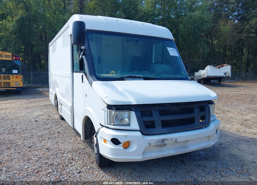 2013 ISUZU COMMERCIAL VAN VIN: JALB4T170D7W00815