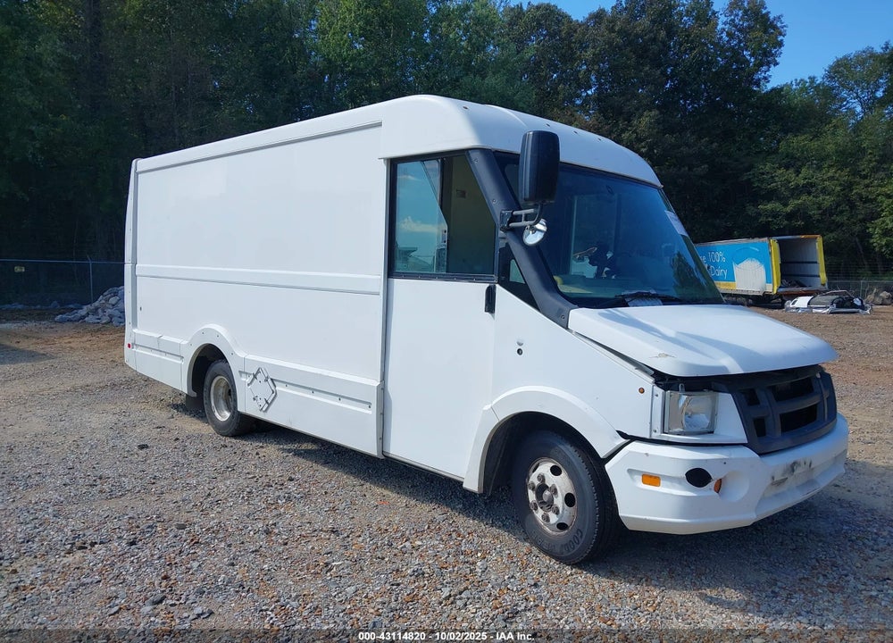 2013 ISUZU COMMERCIAL VAN VIN: JALB4T170D7W00815
