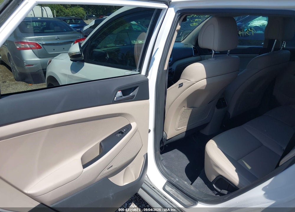 2017 HYUNDAI TUCSON VIN: KM8J3CA25HU375380
