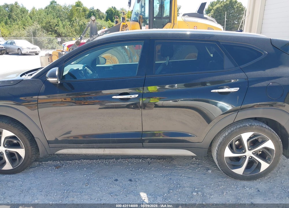 2017 HYUNDAI TUCSON VIN: KM8J33A20HU408723