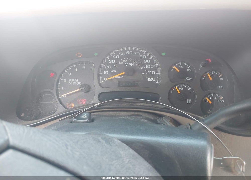 2004 CHEVROLET SUBURBAN 1500 LT VIN: 3GNEC16Z44G158763