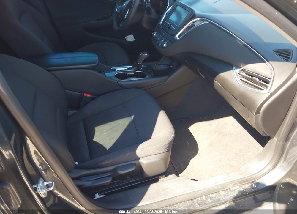 2018 CHEVROLET MALIBU VIN: 1G1ZD5ST5JF152072