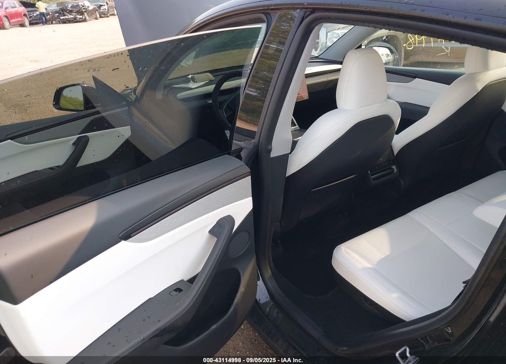 2026 TESLA MODEL Y LONG RANGE DUAL MOTOR ALL-WHEEL DRIVE/LONG RANGE LAUNCH SERIES VIN: 7SAYGDEEXTF372318