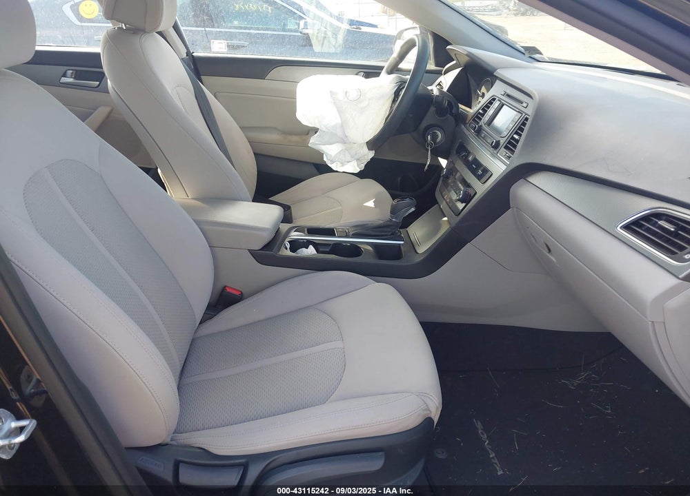 2015 HYUNDAI SONATA SE VIN: 5NPE24AF3FH005568