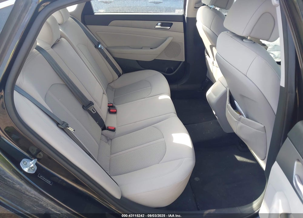 2015 HYUNDAI SONATA SE VIN: 5NPE24AF3FH005568