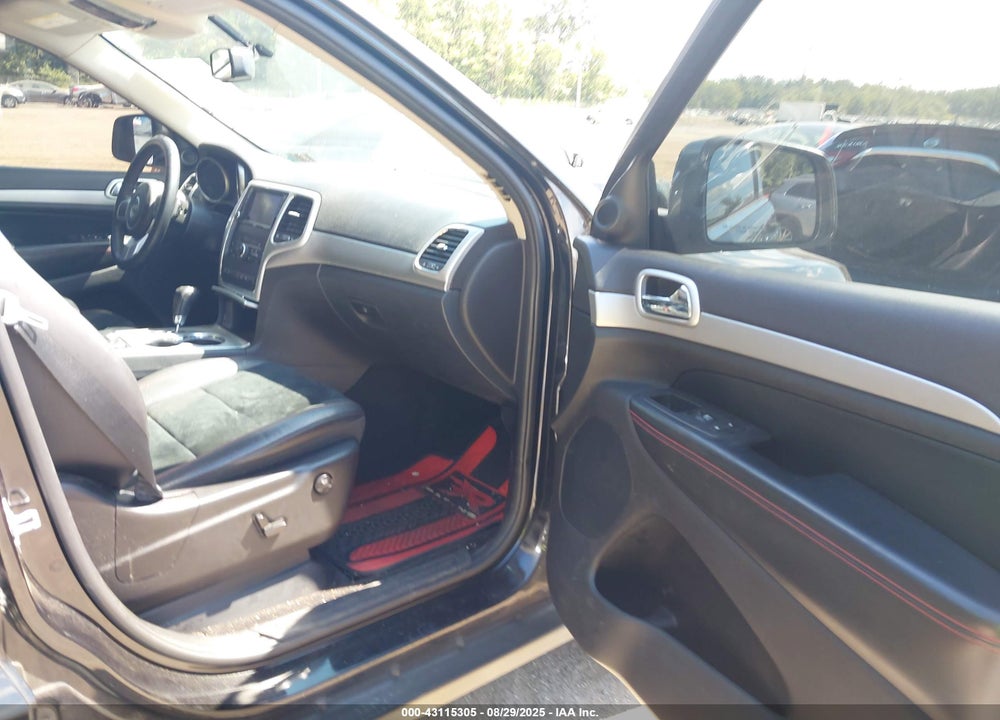 2013 JEEP GRAND CHEROKEE VIN: 1C4RJFATXDC589868