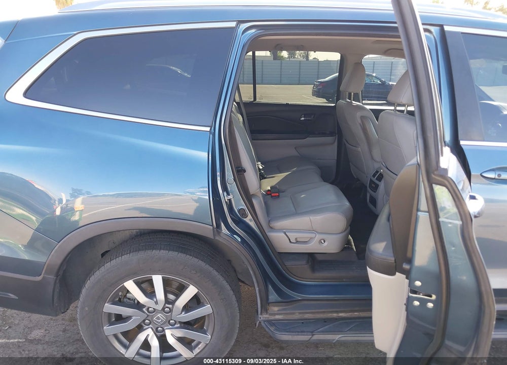 2019 HONDA PILOT VIN: 5FNYF6H56KB044125
