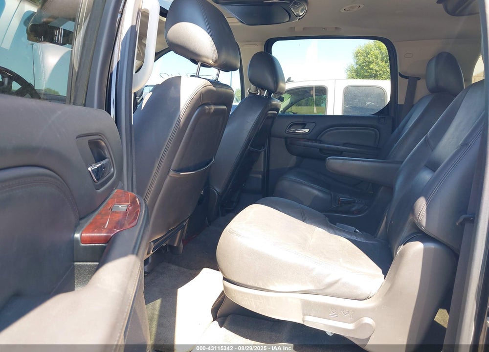 2013 CADILLAC ESCALADE ESV VIN: 1GYS4HEF0DR216273