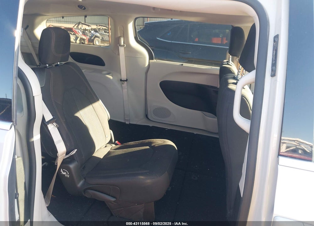 2017 CHRYSLER PACIFICA VIN: 2C4RC1BG0HR752958