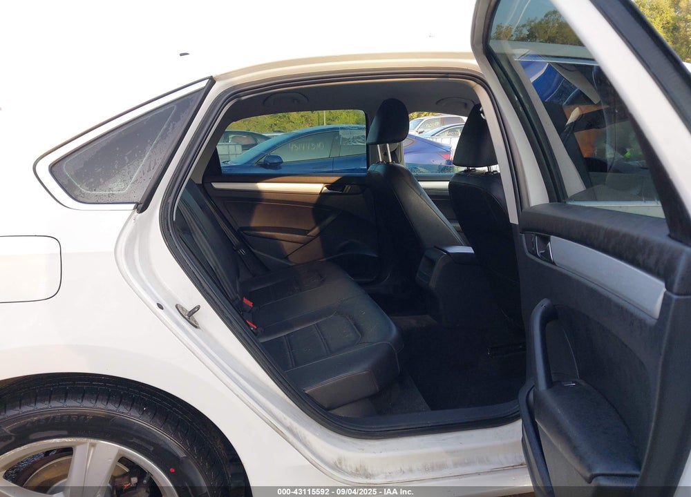 2012 VOLKSWAGEN PASSAT 2.5L SE VIN: 1VWBH7A38CC046047